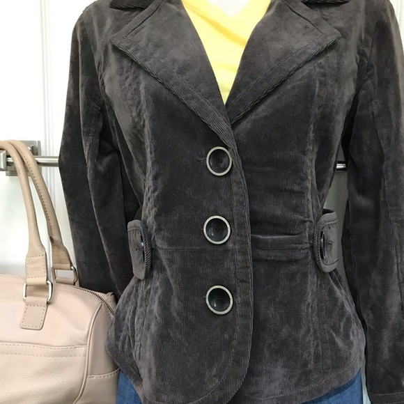 Velvet like brown jacket - Picture 2 of 8